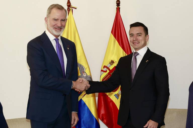 Acuerdo entre España y Ecuador sobre el reconocimiento mutuo y la transferencia de permisos de conducción nacionales El Boletín Oficial del Estado (BOE) de hoy presenta la Aplicación provisional del Canje de Notas mediante el cual se… Acuerdos internacionales | Boletines Oficiales | Destacada | Trámites